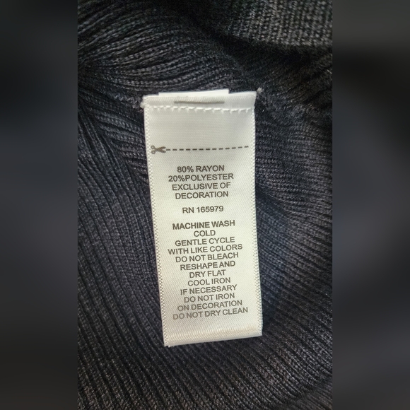 NWOT Cable & Gauge Lg embellished Holiday Off the shoulder Black top - Picture 4 of 5